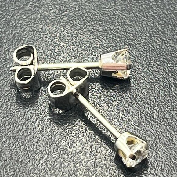 Vintage Studex 585 14k White Gold Clear Cubic Zirconia 3mm Stud Earrings - Picture 1 of 9